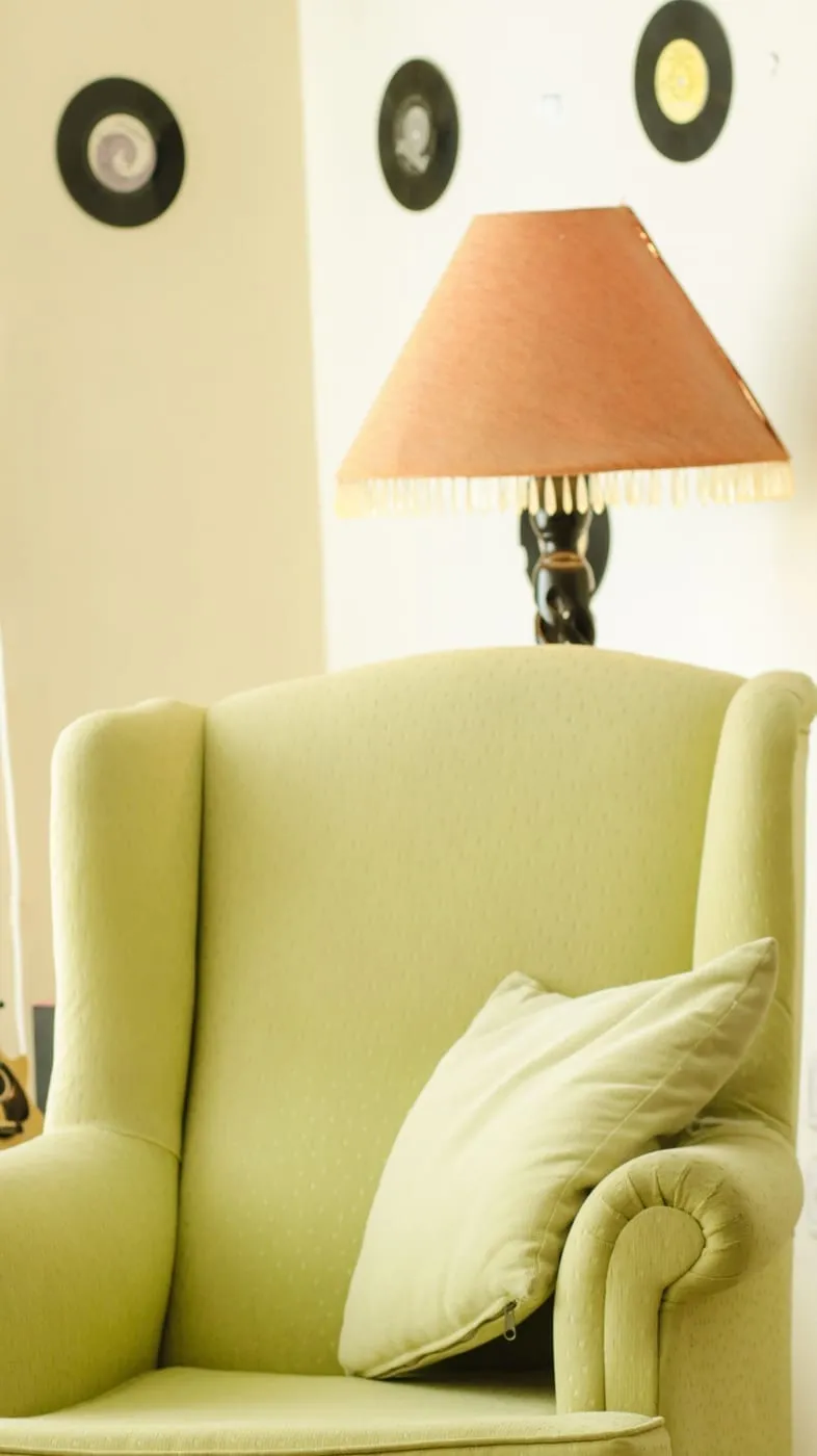 Living Room Lighting Ideas for UK Rentals (No Rewiring)