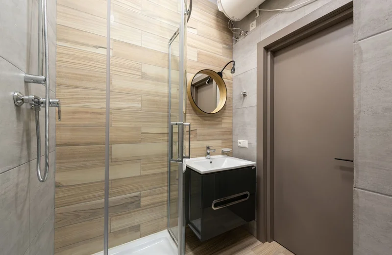Small Bathroom Ideas UK: Layout, Wet Rooms & Cloakrooms
